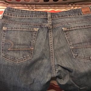 Women’s American Eagle straight short jeans